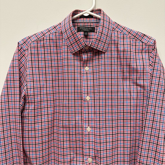 Banana Republic Men’s Checkered Dress Shirt, 100% Cotton Red Blue Size Small - Picture 4 of 10